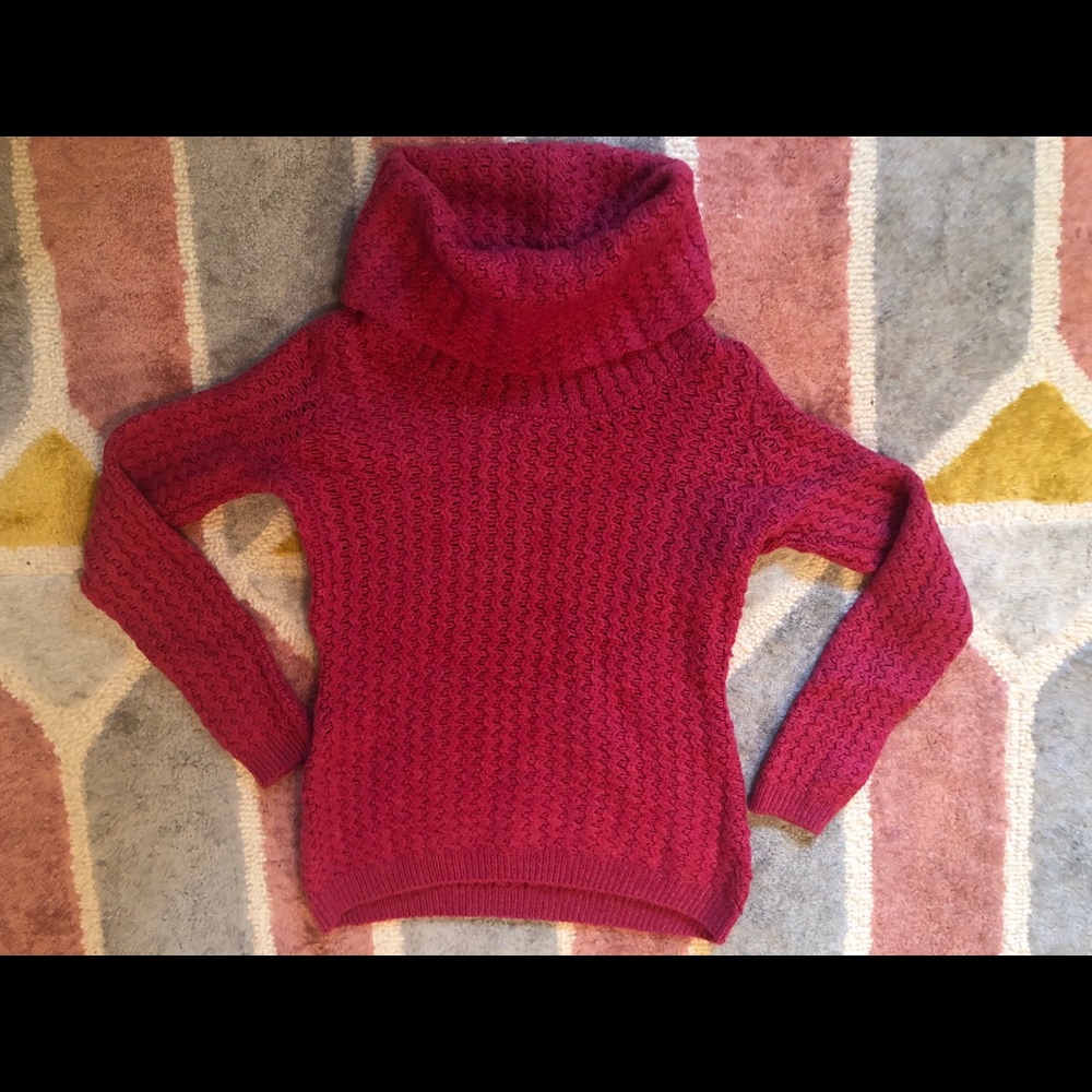 Banana republic fuchsia pink turtleneck sweater